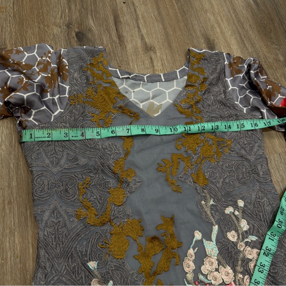 Pakistani three piece kameez in grey printed silk fabric. Sana safinaz - Picture 3 of 6